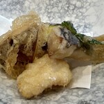 kitchen俊貴 - 椎茸、鰤、烏賊の天ぷら