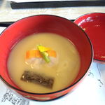 下鴨茶寮 - 帆立しんじょう白味噌仕立ての五福椀
