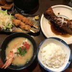 山海 - 2022/01/24
            山海おまかせ定食 1,100円 ✳︎お友達価格