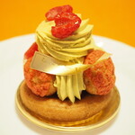 パティスリー ユウ ササゲ - サントノーレ　フランボワーズピスターシュ