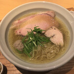 ラーメン 普通 - 貝出汁塩ラーメン