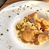 AWkitchen TOKYO 新丸ビル店 - クリーミーで濃厚パスタ。シャンパンに合います。
