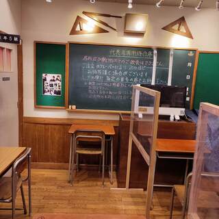 きゅうしょくのおばさんカフェテリア_2