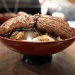 伊賀喜 - 上うなぎ丼 ご飯大盛り 正面から