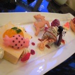 ドリーマーズ・ラウンジ - （2012/12月）アフタヌーンティーのデザートプレート