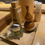 鴨だしらぁ麺 轟 - テーブル