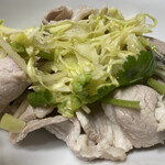 さいとう食堂 - 【ムーナマオ】豚肉のしゃぶしゃぶのサラダ！ナンプラーと豚が合って、さっぱりして美味しい！