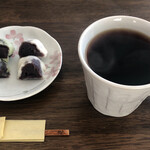 和菓子の大長堂 - コーヒーの請けで戴きます♪