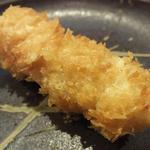 大阪串かつ　テンテコマイ - 【100円串】「帆立貝柱」：ベビー帆立ではなく、本物の帆立を四つ切りにして
      ふわっと上品な香りと甘さ♪
      