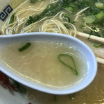 １８ラーメン - スープ