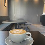 SWELL COFFEE ROASTERS - 『cafe latte¥600』