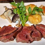 ダイニング＆バー クイーン - 牛ステーキ