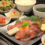 炭火焼肉・韓国料理 KollaBo - 