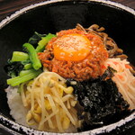 Stone-grilled Bibimbap by “Osaka Charcoal Yakiniku (Grilled meat) Koraya”