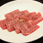 “大阪炭烤烤肉Koraya”的排骨