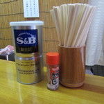 中華そば屋 伊藤 - 卓上の調味料