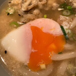 うどん038 - 半熟卵がぬるぬる感を増します！