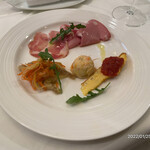 リストランテ ラ チャウ - 色々な味わいを楽しめる前菜盛り合わせ。