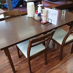 江ざわ - テーブル席