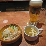 五反田銭場精肉店 - サラダと味噌汁