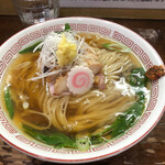 Raamen Sando - 節かおる優しい醤油スープに平打ちストレート麺が絶妙！九条ネギの鶏チャーシュー和出汁そば！850円税込