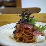 Momoto se - ◆熊本モッツラレチーズと生ハムのトマトソース。