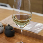Tempura Isshin - "白葡萄酒（しろきえびかづらのさけ）"