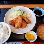 金華さば わらやき 寿司 金治 - 日替わりランチ (本日は真だらフライ定食)