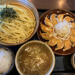 五味八珍 - 餃子とつけ麺セット