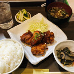 家庭料理居酒屋 よってって - ♪唐揚げのコチュジャンあえ定食¥500