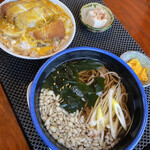 お食事処 戎 - ミニカツ丼と蕎麦セット　ボリューミー