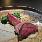 十皿 - 神戸ビーフの藁燻し焼き　根菜