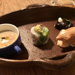 L’Espérance - 牛蒡のポタージュほっこり〜❤️生春巻きとポテサラ最中と磯部巻きは、やや大きくかつ切り分けて食べるのが大変だったので、一口で食べられちゃうミニサイズだと嬉しかったかも。