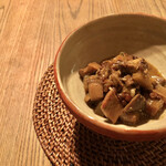 L’Espérance - 根菜と茸のカレー！日本が誇るヴィーガン食材・蒟蒻がめっちゃよかったです！とにかくうまい！