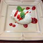 クレームダンジュ　ベリーソース