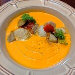 Bistrot Orange - ５種の根菜コンフィ　人参とパプリカのポタージュスープ仕立て