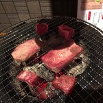 焼肉ひだや - 炭火はイイねー