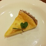 CAFE Luce - ベイクドチーズケーキ(トッピングなし)