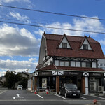 Fujiwara - 奥にも駐車場あり