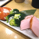 須賀乃湯 - ブロッコリー＆トマト＆高級ハム（380円）
