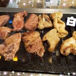 さんきらく - 赤白肉合戦(*^^*) どっちも美味しい♪引き分け