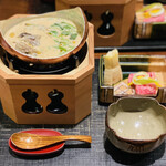 牛出汁胡麻豆乳火鍋