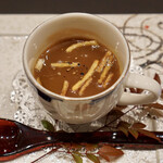 トゥ・ラ・ジョア イズム - 