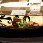 トゥ・ラ・ジョア イズム - 