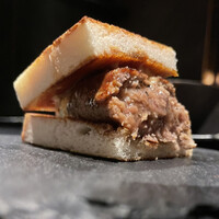 西麻布 焼肉 X - 但馬牛のバーグサンド