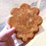 神宮茶屋 - 北海道バターの香り豊か。甘みは控えめで、お茶なしでも美味しくいただける