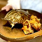 菊鮨 - 清酒と紹興酒に漬けた新鮮で大きな渡り蟹、紹興酒の味わいが絡みついた蟹の旨味に悶絶するしかない╰(*´︶`*)╯♡