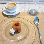 La Brianza - タルトタタンアマレッティベース。かわいいお星さまメレンゲがサクサク♪ 甘酸っぱい美味しさのりんごも嬉しい