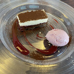 レストラン オネット - デザート♬
      ティラミスと苺ジェラート✩.*˚