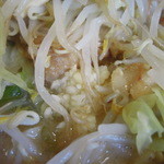 ラーメン二郎 - ★ニンニクは野菜の下にあります(*^^)v